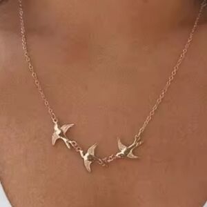 Three Little Birds Gold Swallow Necklace | NWOT